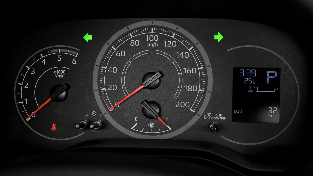 toyota-my-hiace-Interior-meter-c