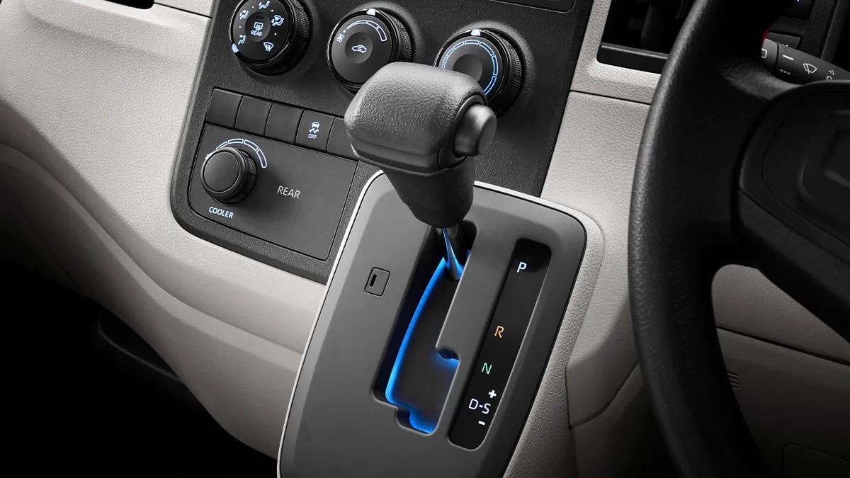 toyota-my-hiace-performance-6-sp