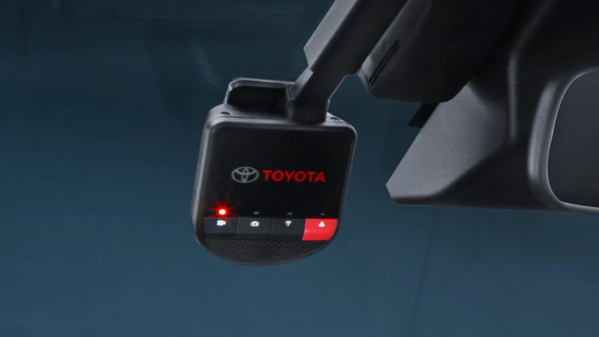 toyota-my-hiace-safety-front-dvr