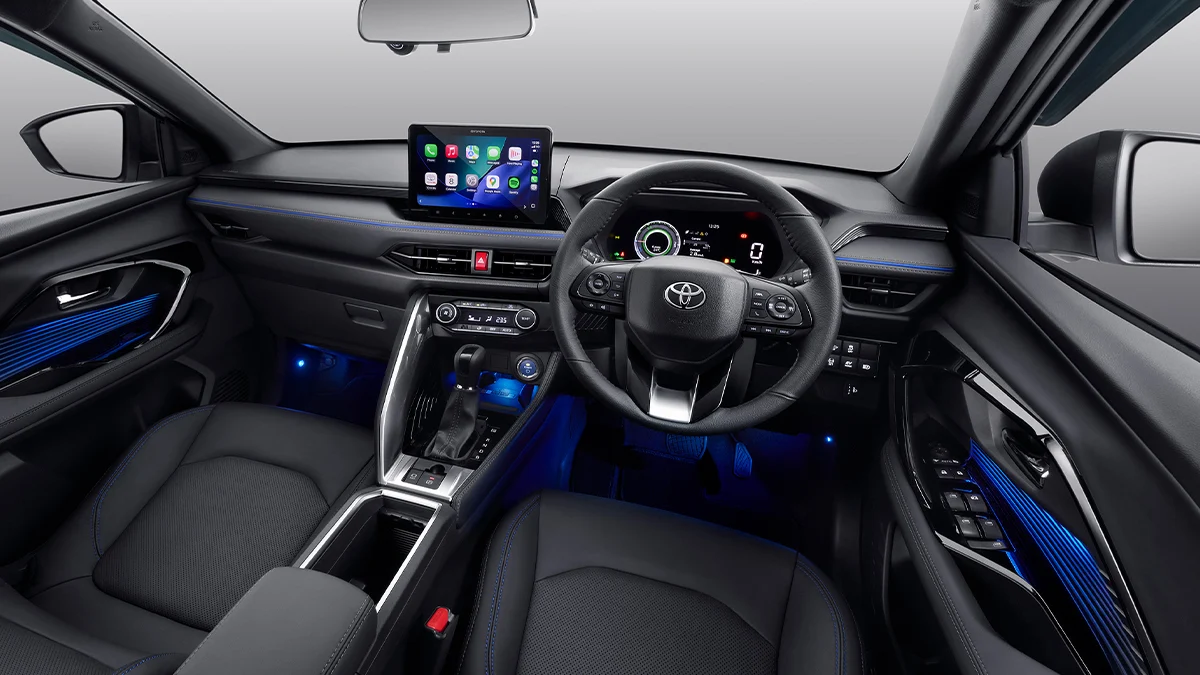 driver-oriented-cockpit-interior-illumination