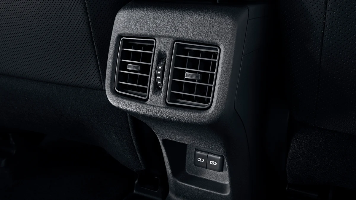 rear-air-conditioning-with-usb-c-charging-ports