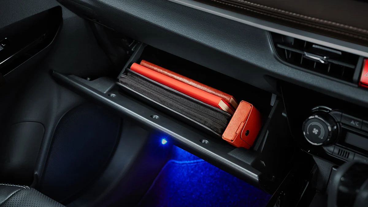 toyota-vios-hev-glove-box