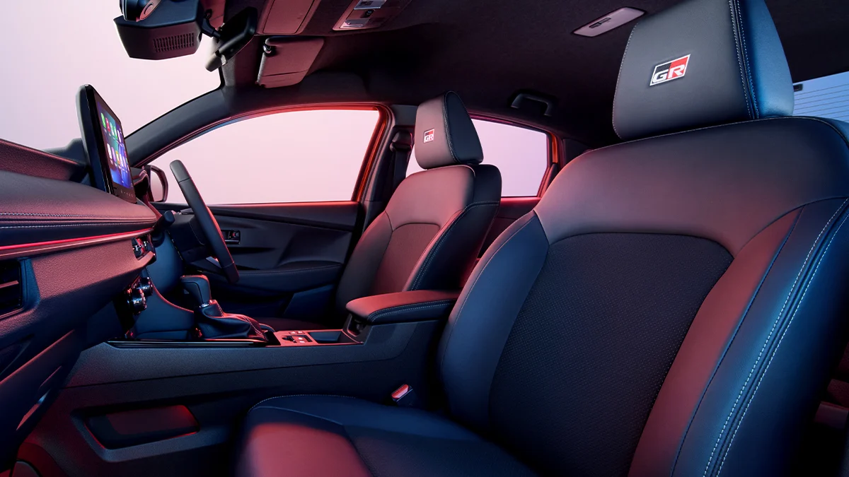 toyota-vios-hev-grs-leather-suede-seat-design